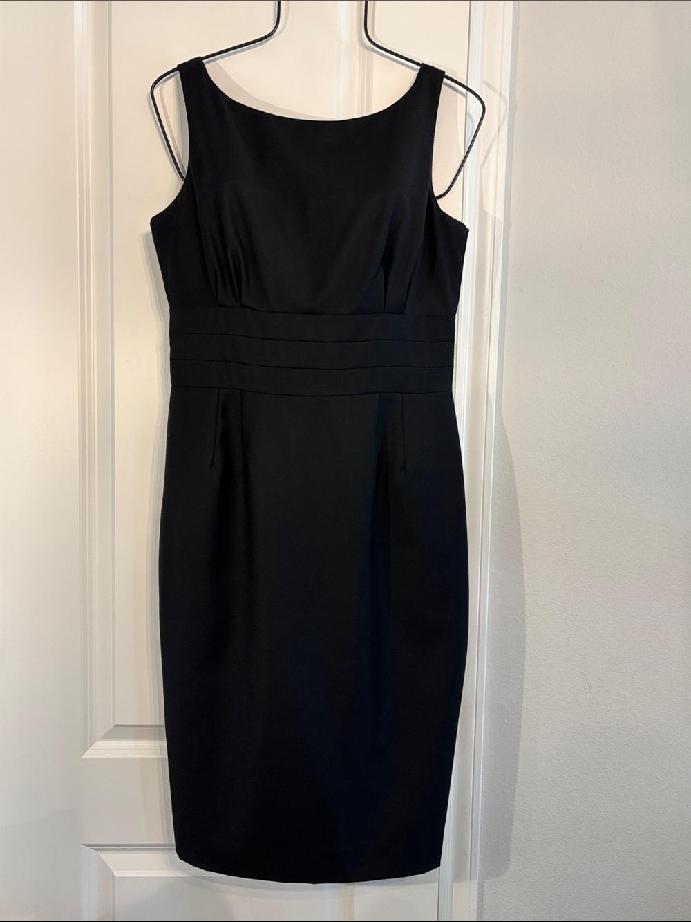 JCrew Women’s Black Sleeveless Wool Tailored Fit Midi Sheath Dress. Size 8